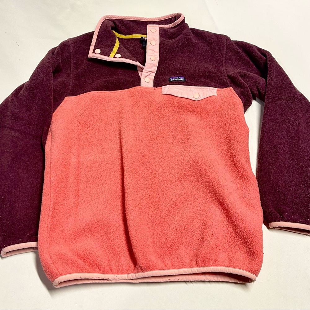 Child’s Patagonia Lightweight Synchilla Fleece Pullover Salmon Pink Burgundy